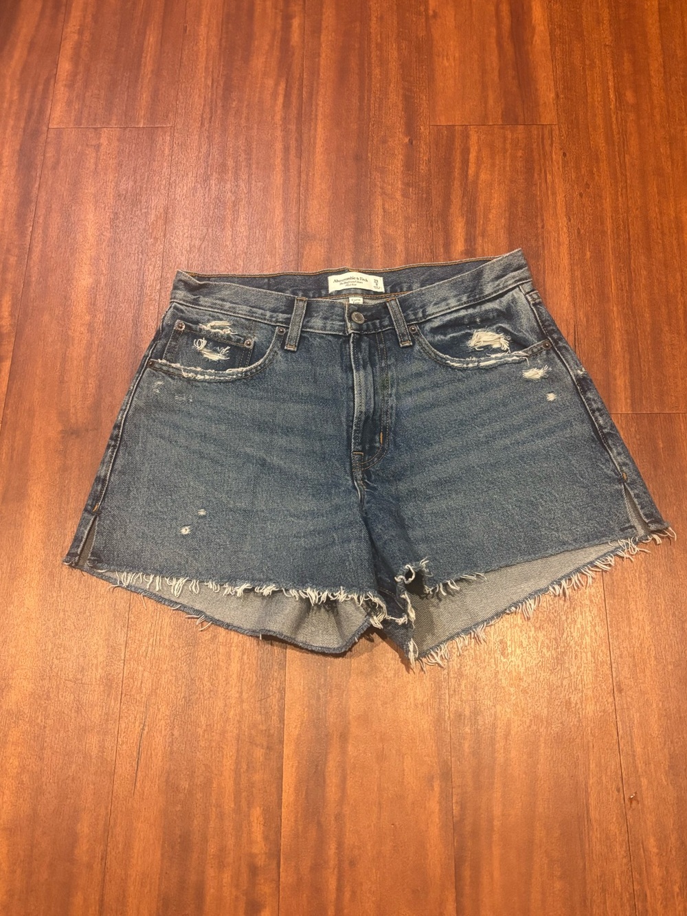 Abercrombie & Fitch Mid Rise Boyfriend Shorts